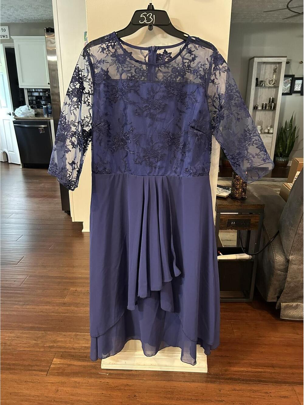 Elegant Blue Lace and Chiffon Dress with 3/4 Sleeves